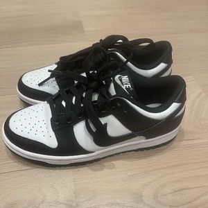 Women’s Nike Panda Dunks!